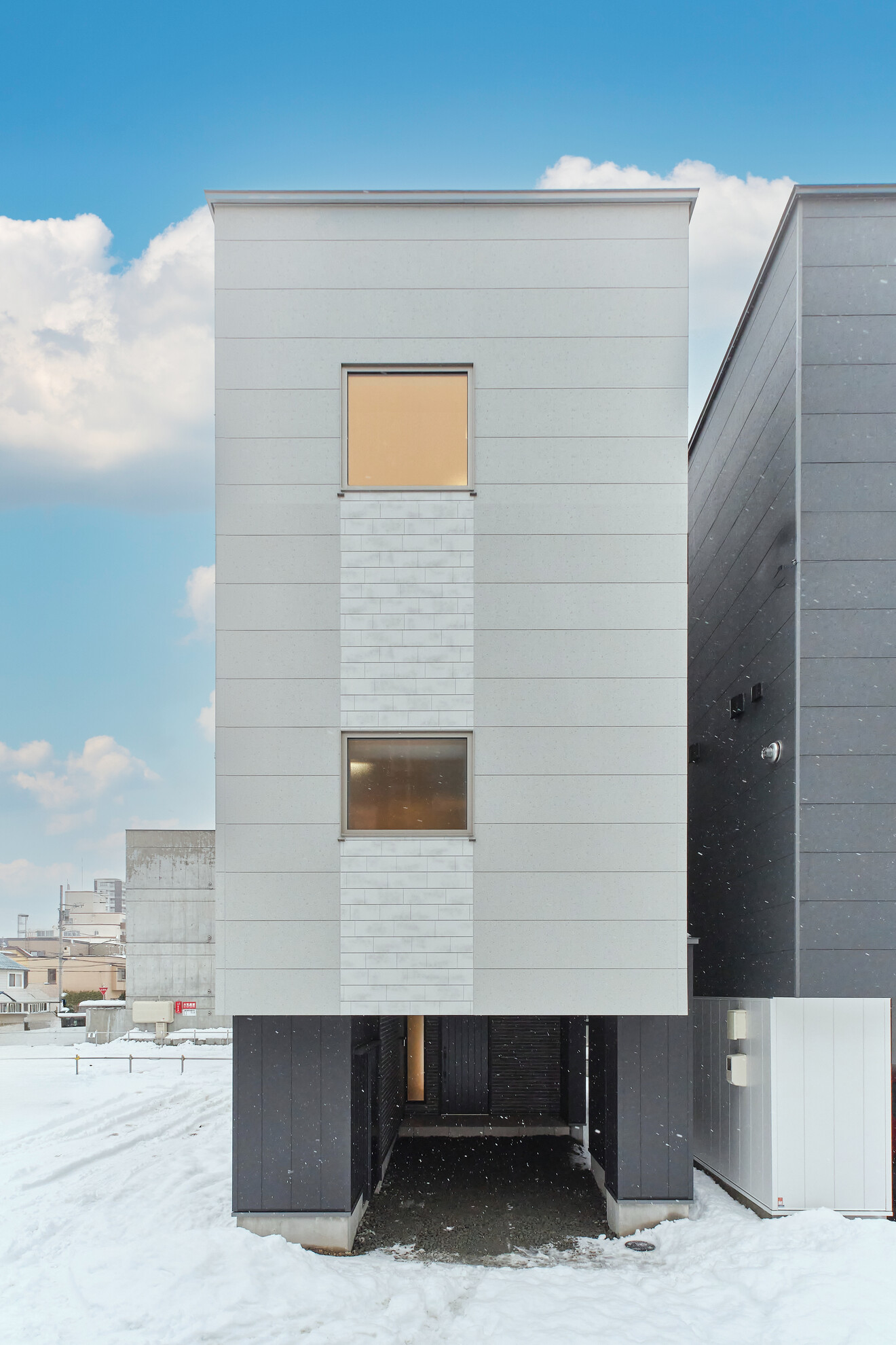 【八軒】組込みカーポートとスキップフロアのある3階建て。収納と動線にこだわったモデルハウス見学会